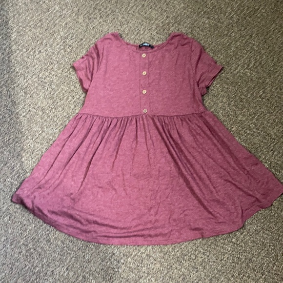 Purple top - Picture 1 of 1